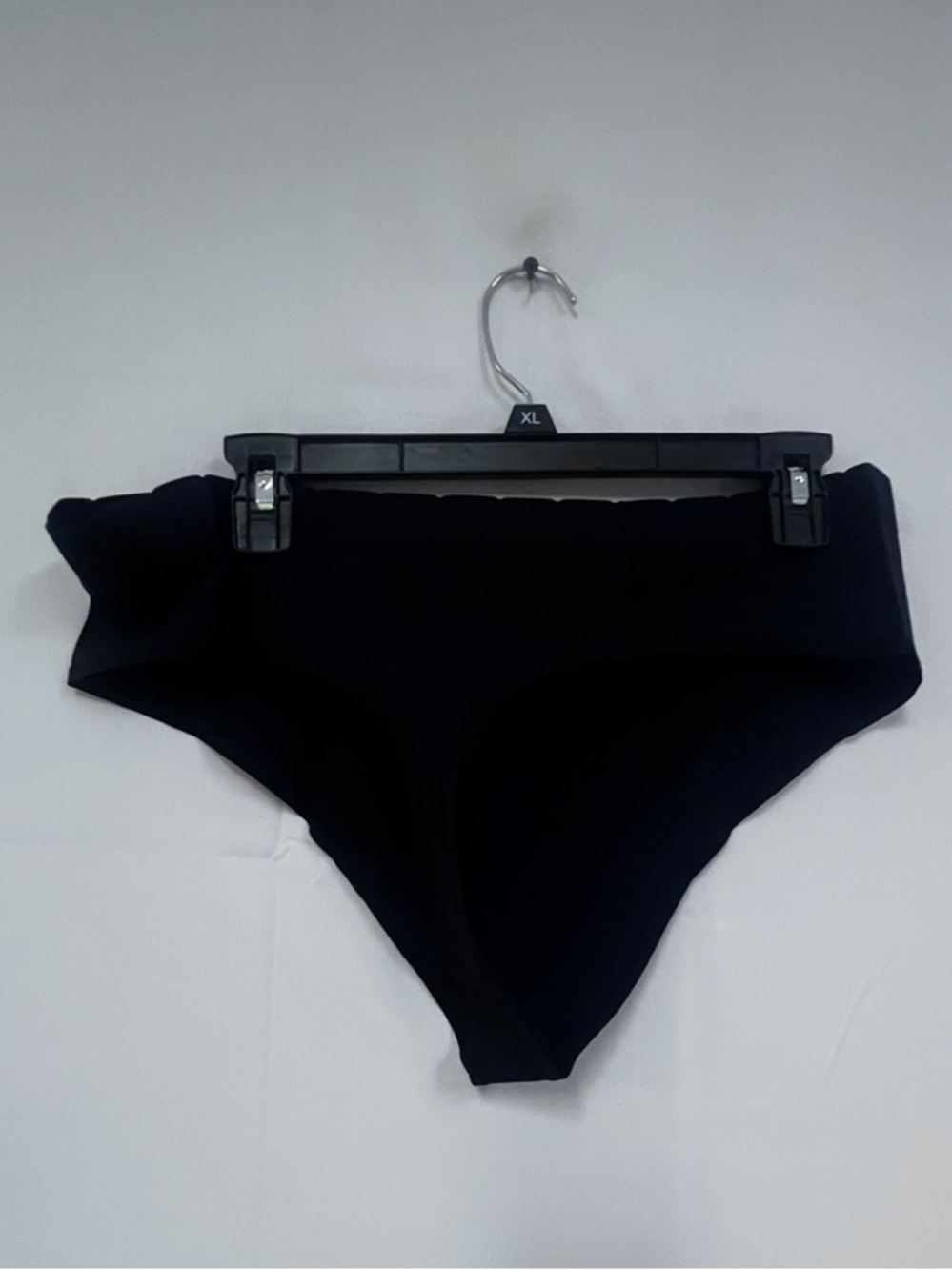 NEW Torrid seamless smoothing high rise thong size: 3